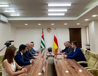 Прием делегации Республики Абхазия у Президента РЮО Алана Гаглоева