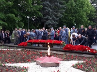 Сотрудники министерства юстиции РЮО приняли участие в церемонии шествия и возложения цветов к Вечному огню.